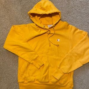 Reverse weave champion. Like new lightly worn.